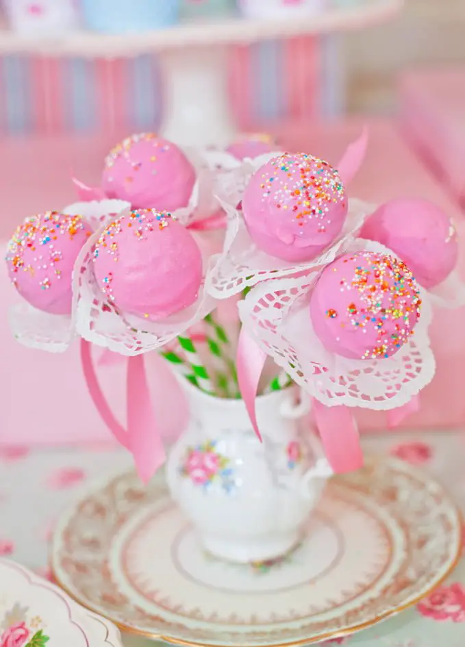 Princess Baby Shower Cake Pops - PinkDucky.com