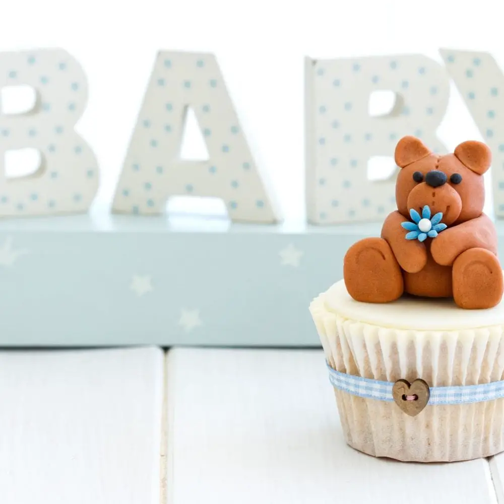 Baby shower cupcake